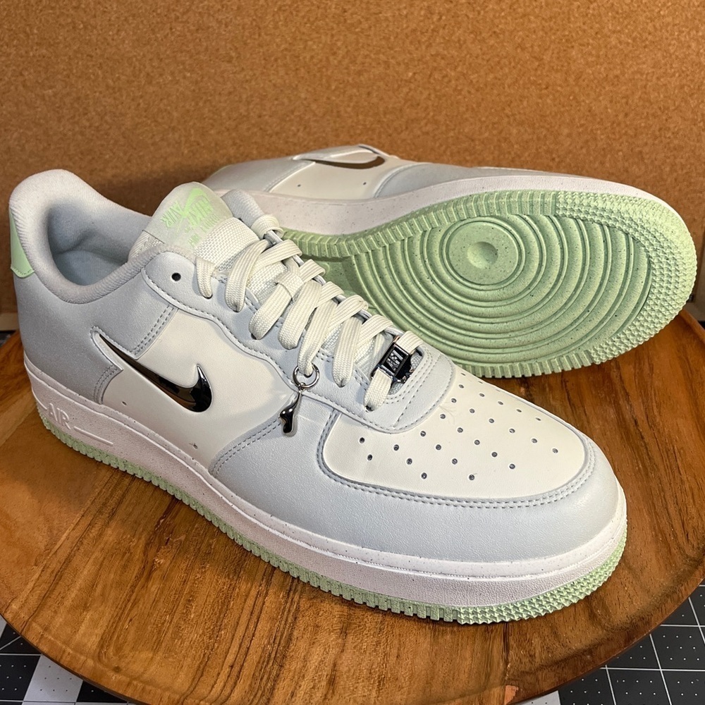 Nike Air force 1 se
Sea glass
Brand new - Picture 3 of 14